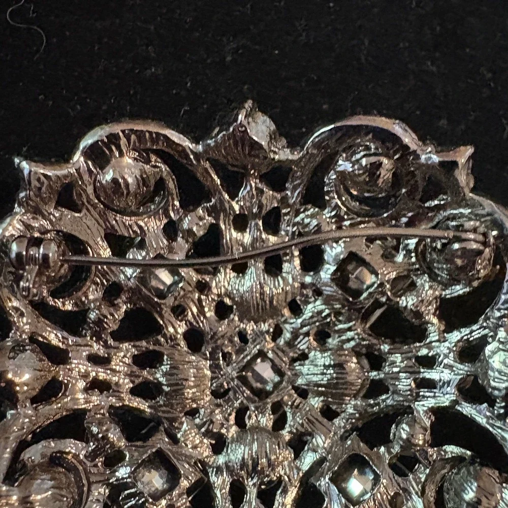 Vintage Style Filigree Rhinestone Crystal Brooch Pin Statement Silver tone
